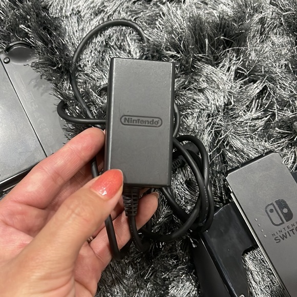 Nintendo Switch 1st model with vans & accessories - Picture 7 of 14